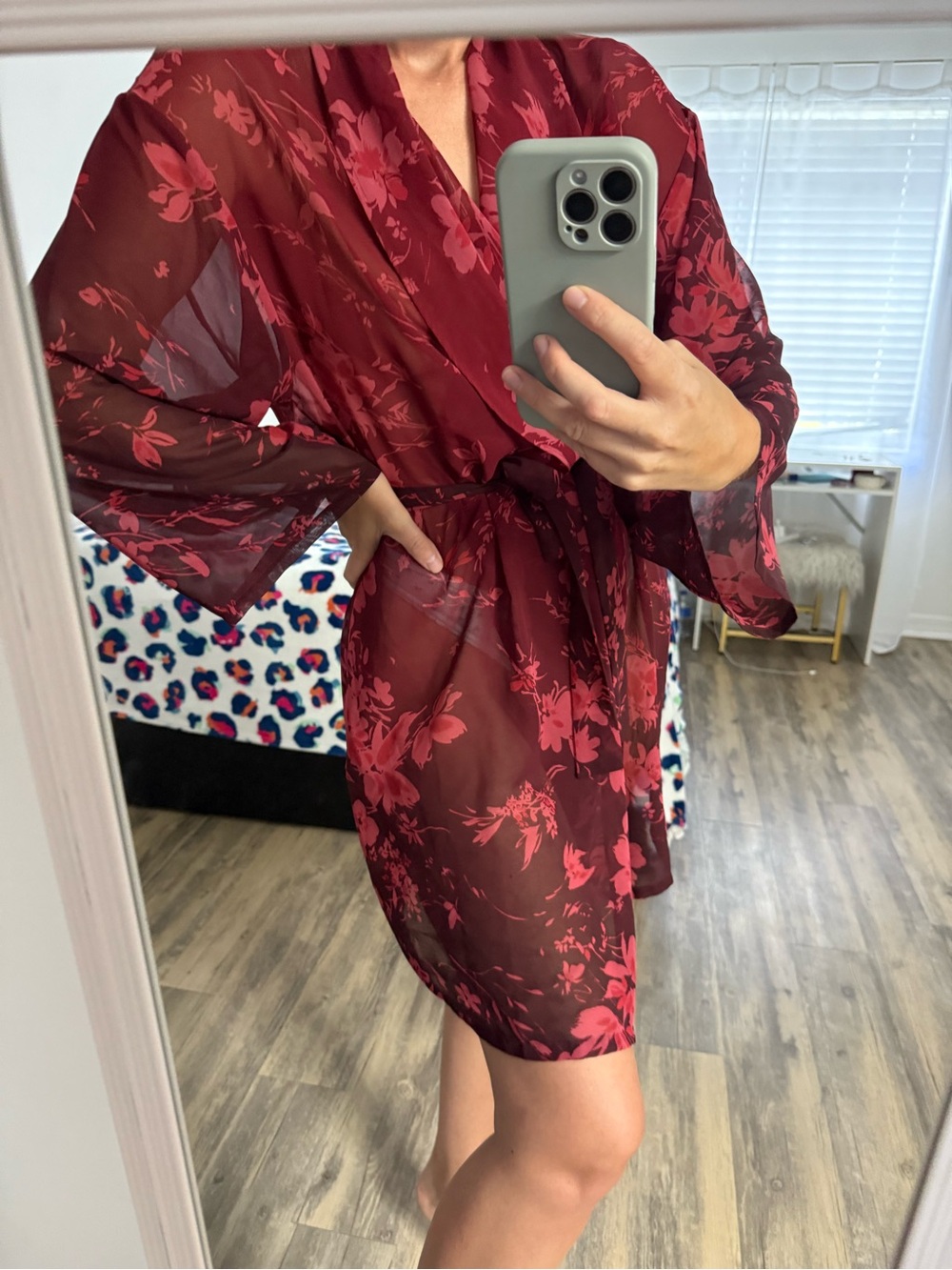 Vintage Cerie Red Floral Print Short Kimono Robe Sheer Chiffon, size S/M
